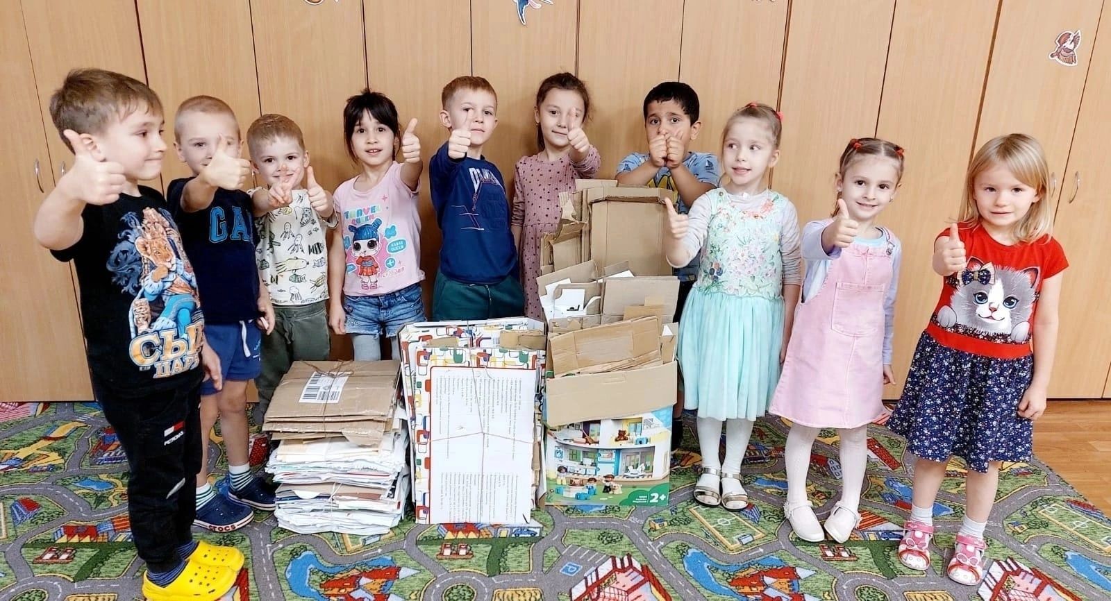 Детские сады Сестрорецка сдают макулатуру на переработку!